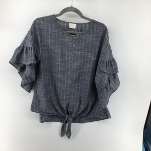 143 Story by Line Up Top With Bell Sleeves